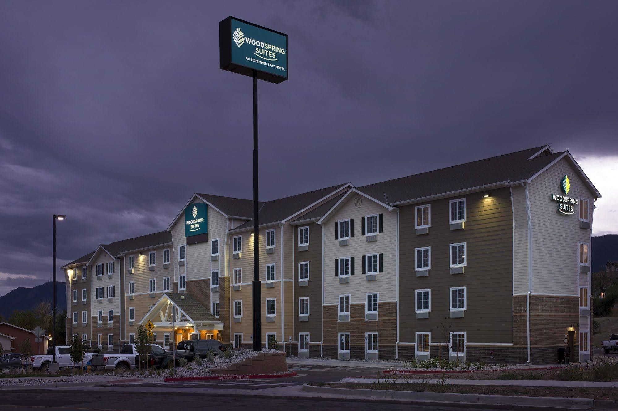 Extended America Select -